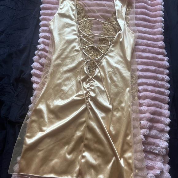 Elegant Gold Embellished Dress - Picture 2 of 4